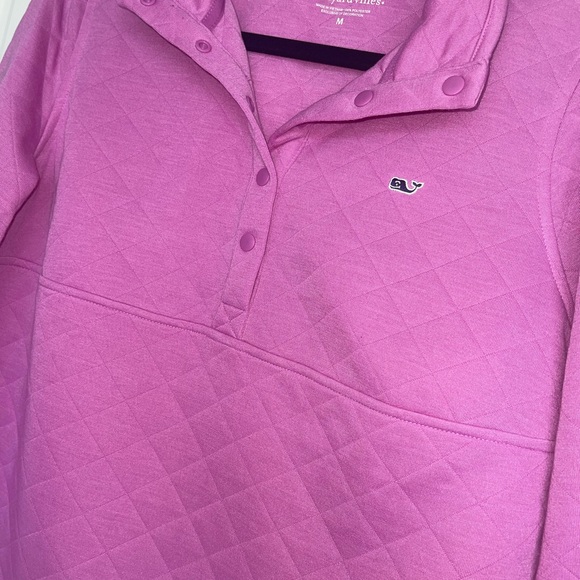 Vineyard Vines Fuchsia Quilted Pullover Size Medium NWT - Picture 3 of 4